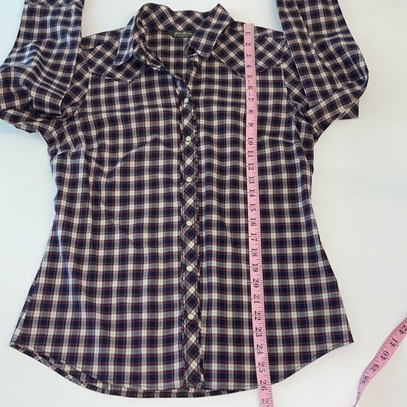 Eddie Bauer Top Checkered Pattern Snap Closure Size Medium - Picture 16 of 17